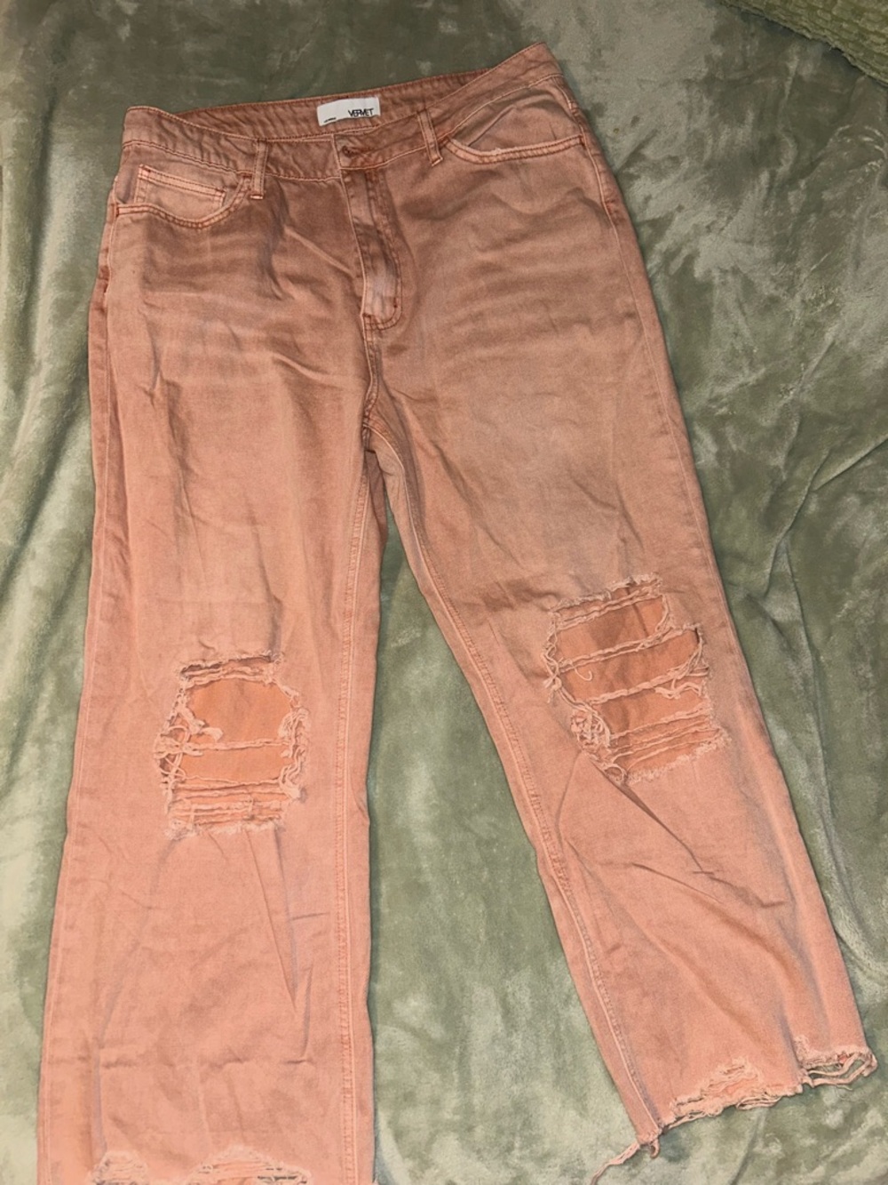 VERVET BY FLYING MONKEY Distressed Cropped Jeans in Dusty Rose